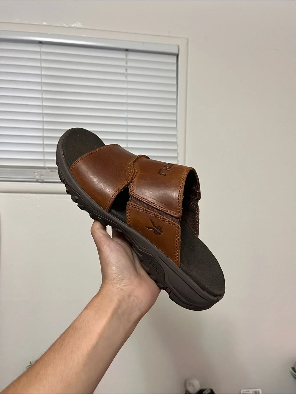 KURU Men's Cove Brown Leather Slide Sandals Size 10 Plantar Fasciitis